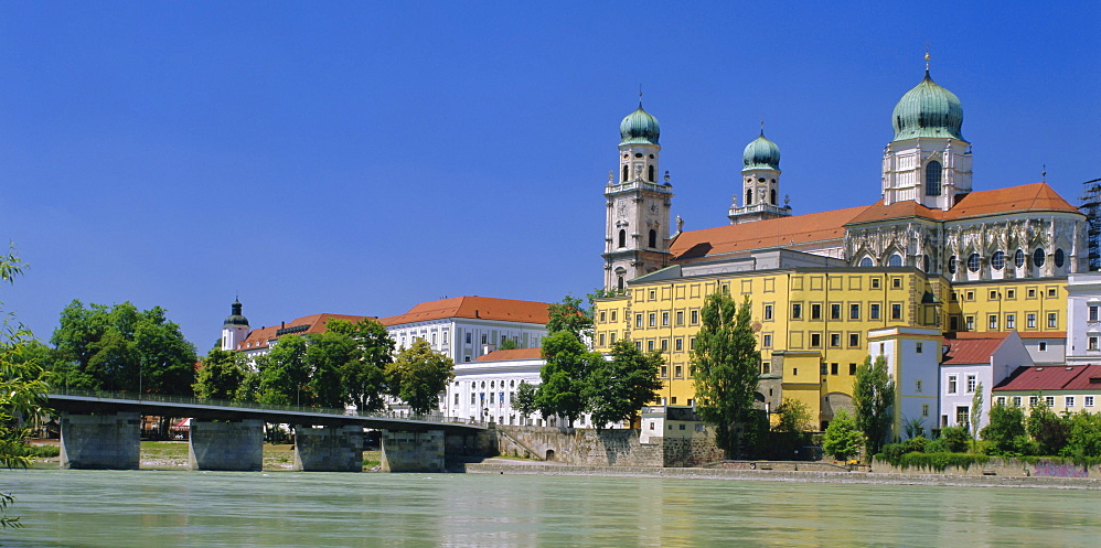 PASSAU CRUCEROS DANUBIO CRUCEROS FLUVIALES DANUBIO DONAU DANUBE RIVER CRUISES PASSAU CRUISES CRUCEROS PASSAU